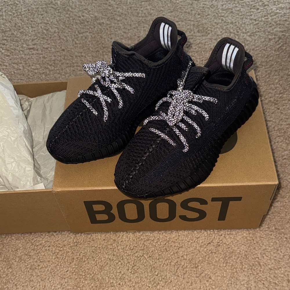 Yeezy boost 350 V2 black nonreflective